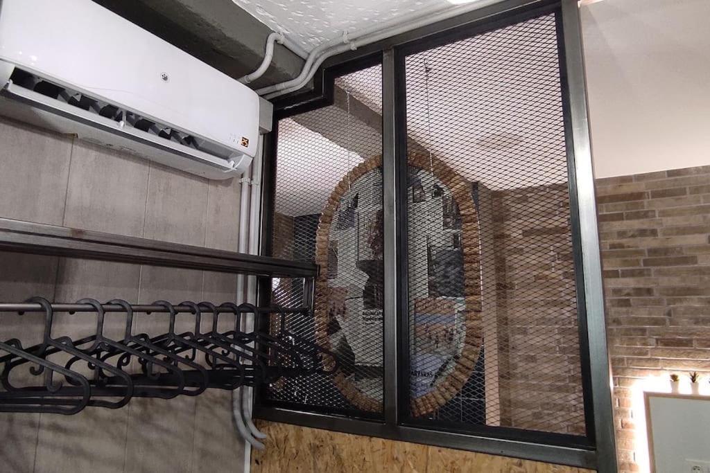 Estudio Industrial A 9' Del Centro En Metro サン・ホアン・デ・アスナルファラチェ エクステリア 写真